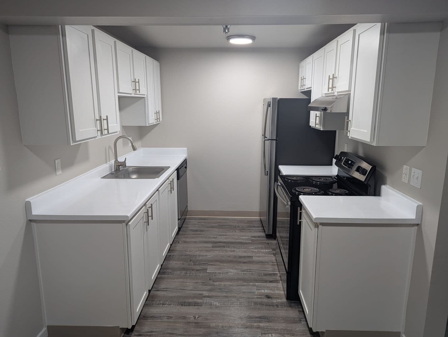 Kent Apartment: 9626 S 252nd St