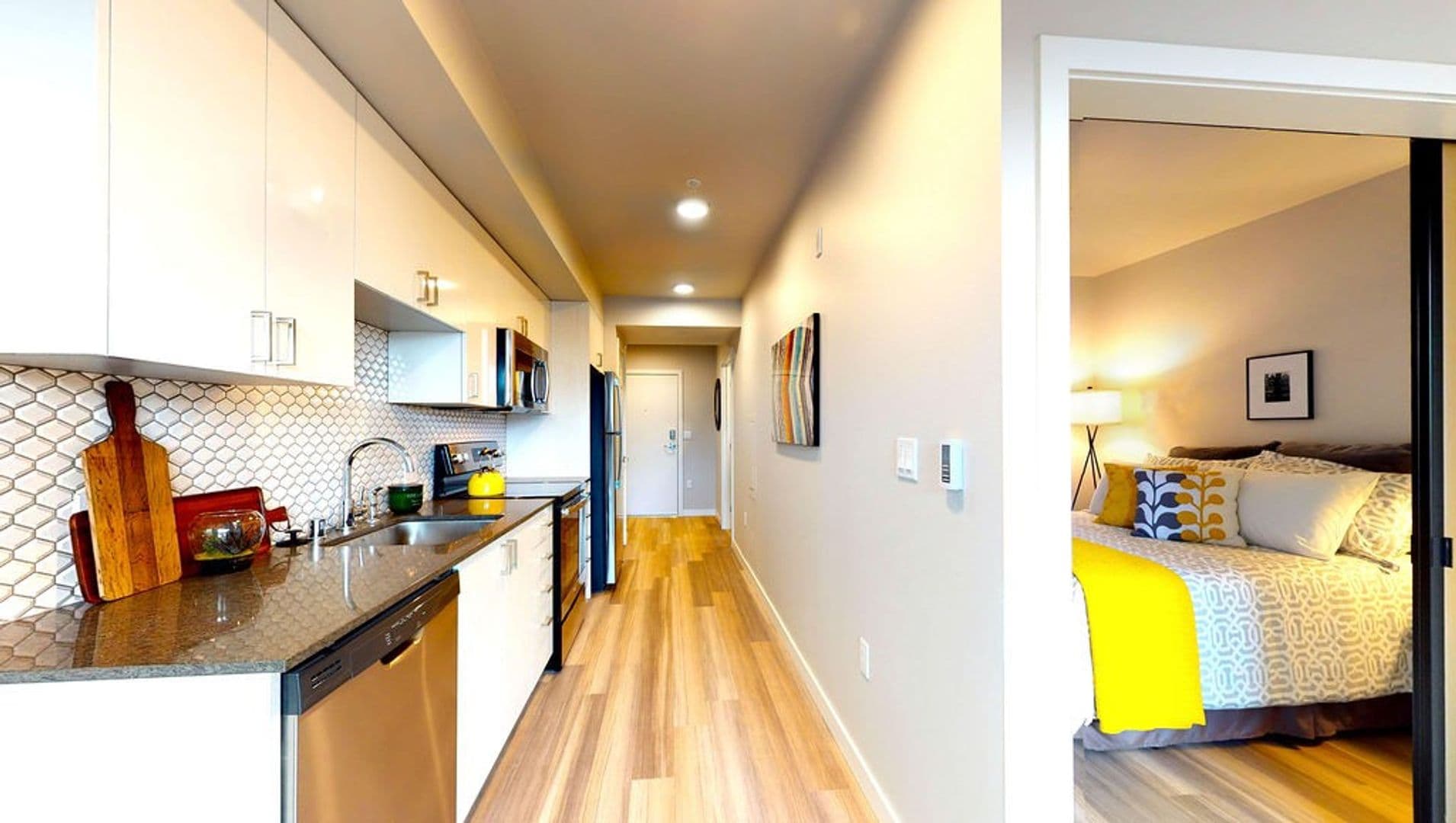 Seattle Apartment: 1600 Dexter Ave N
