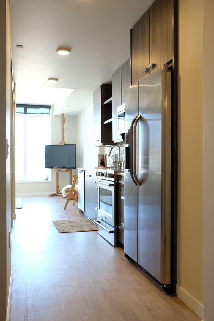 Bellevue Apartment: 88 102nd Ave NE