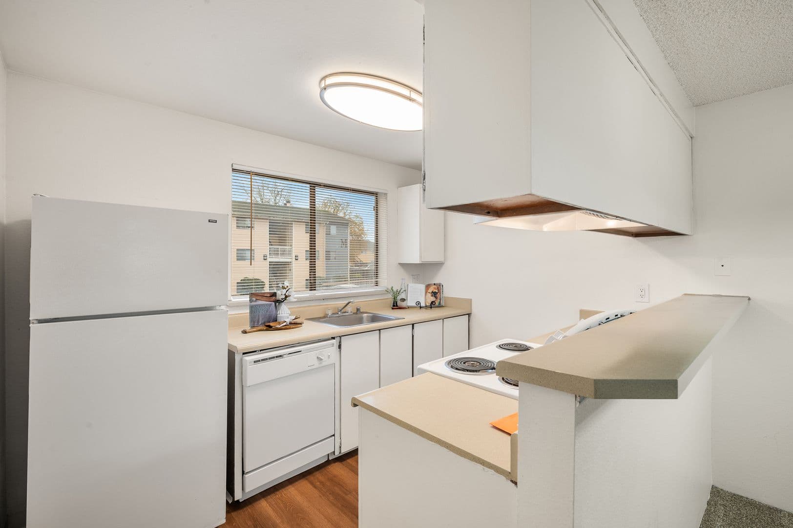 Everett Apartment: 702 W Casino Rd