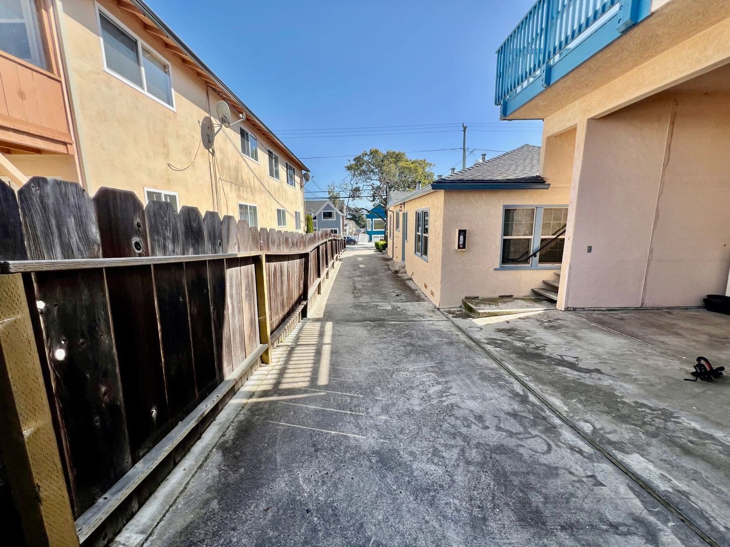 Monterey Apartment: 464 Larkin Street
