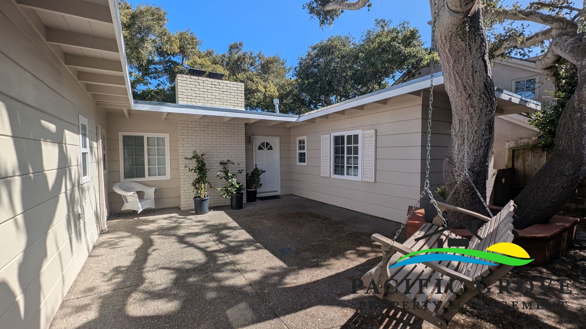 Monterey House: 650 Grace St
