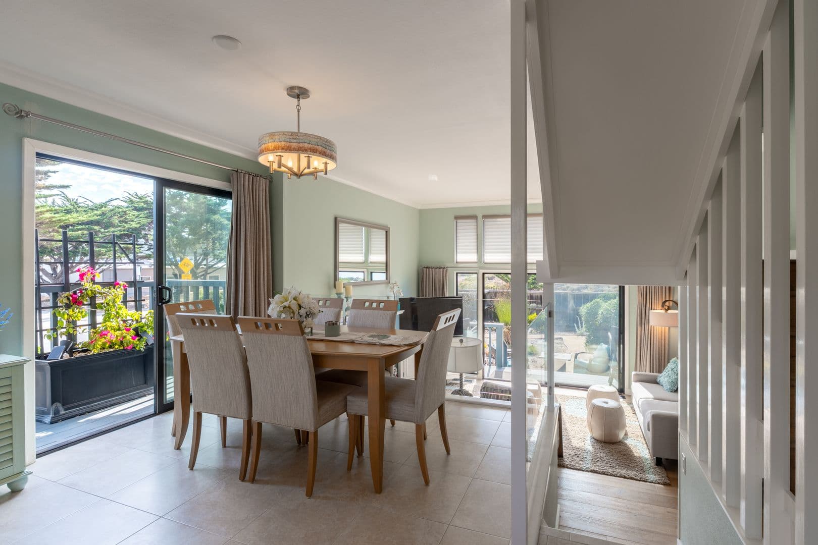 Monterey House: 1 La Playa St