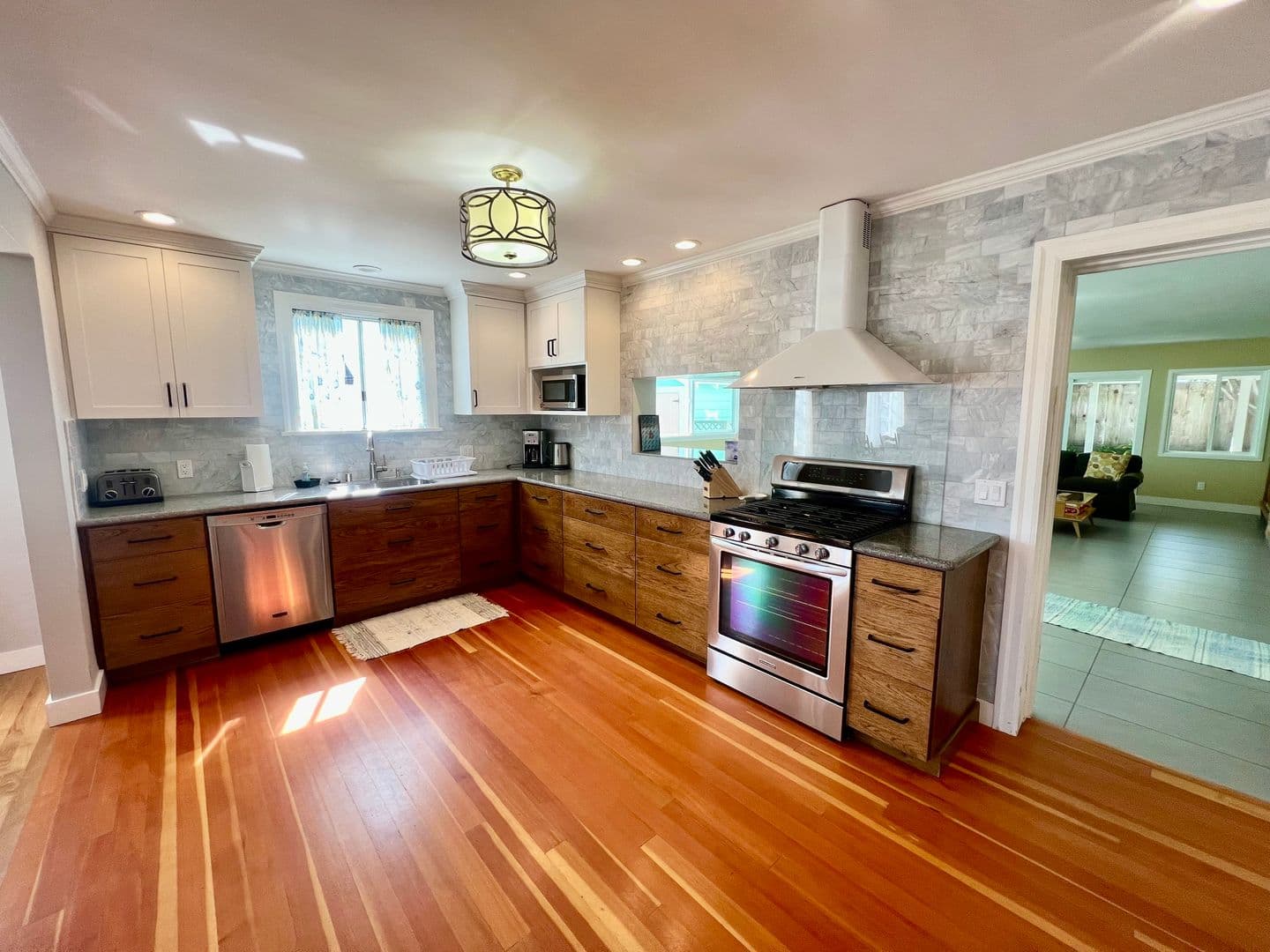 Pacific Grove House: 911 Ripple Avenue
