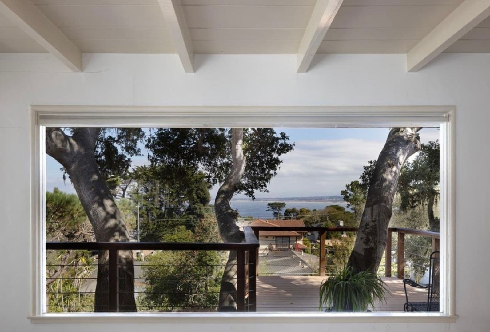 Monterey House: 650 Grace St