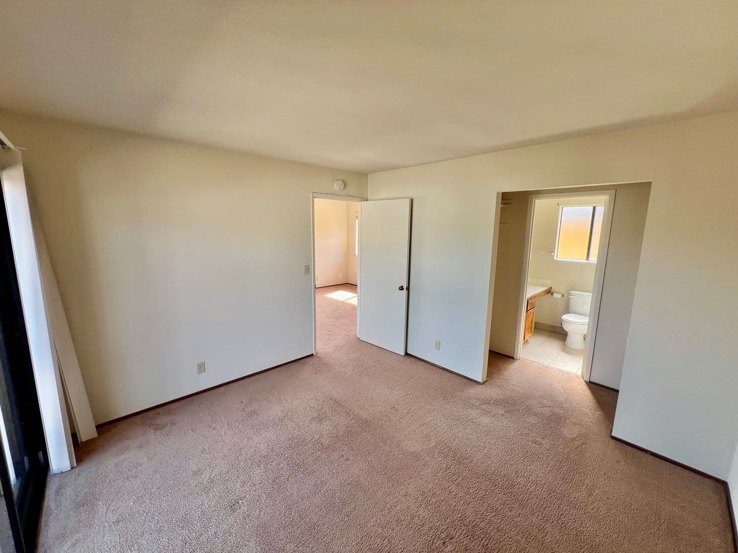 Monterey Apartment: 464 Larkin Street