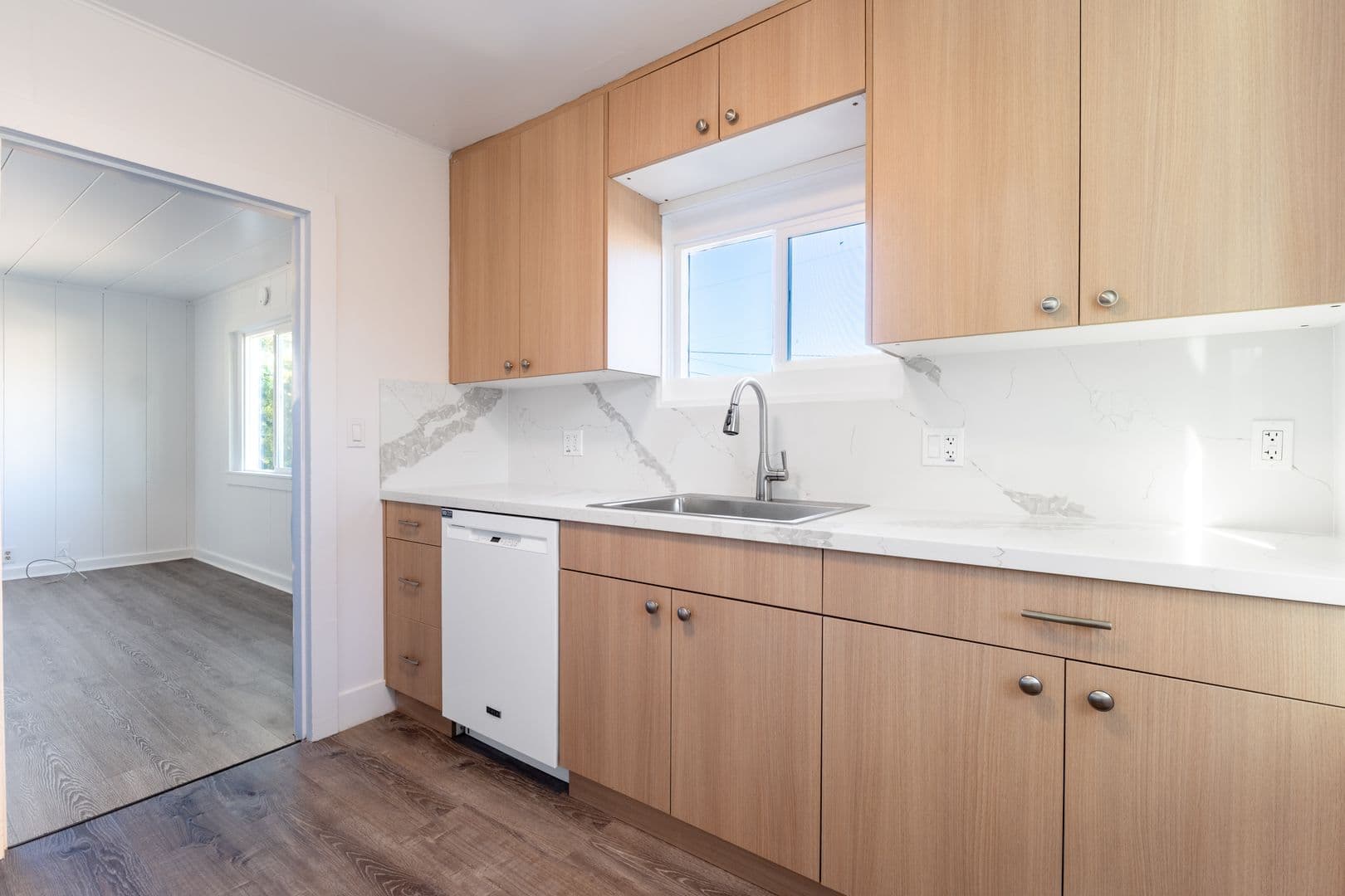 Monterey Apartment: 661 Spencer Street