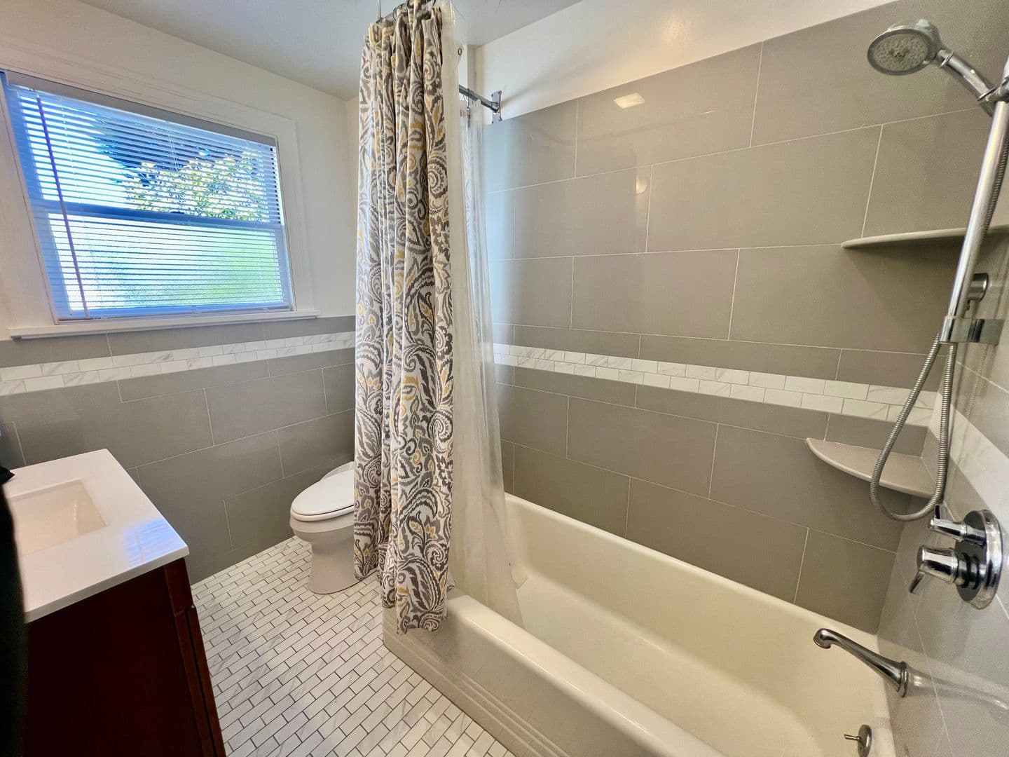 Pacific Grove House: 911 Ripple Avenue