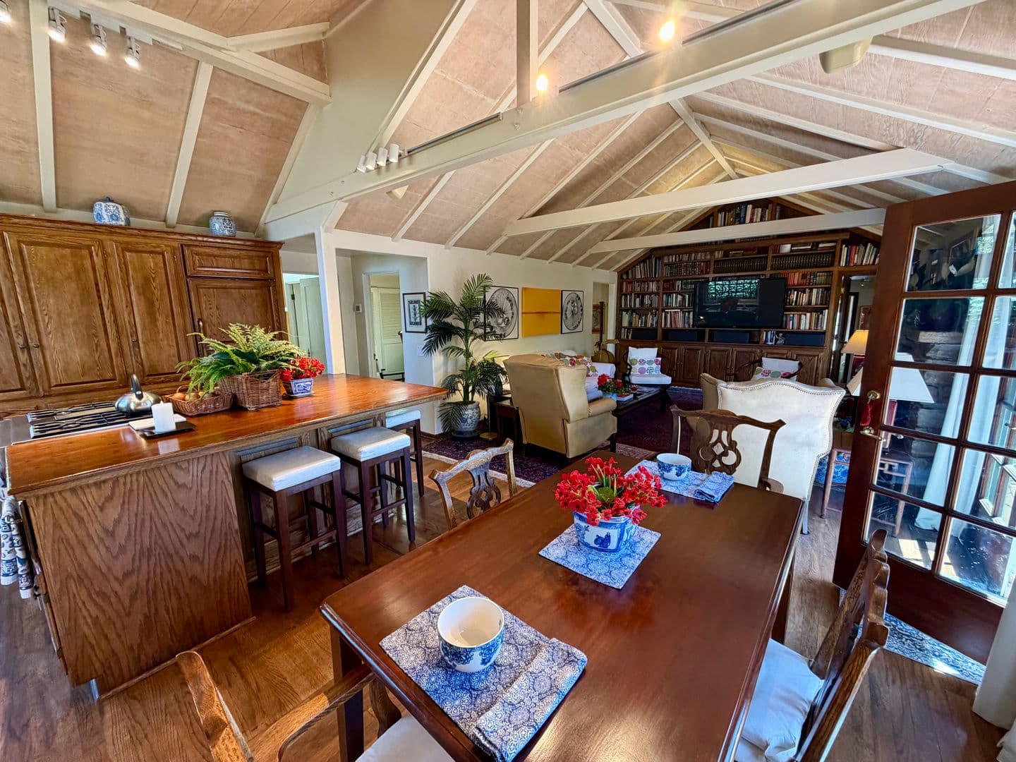 Carmel by the Sea House: 1037 Camino Real