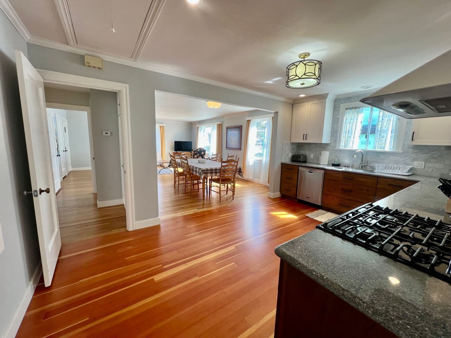 Pacific Grove House: 911 Ripple Avenue