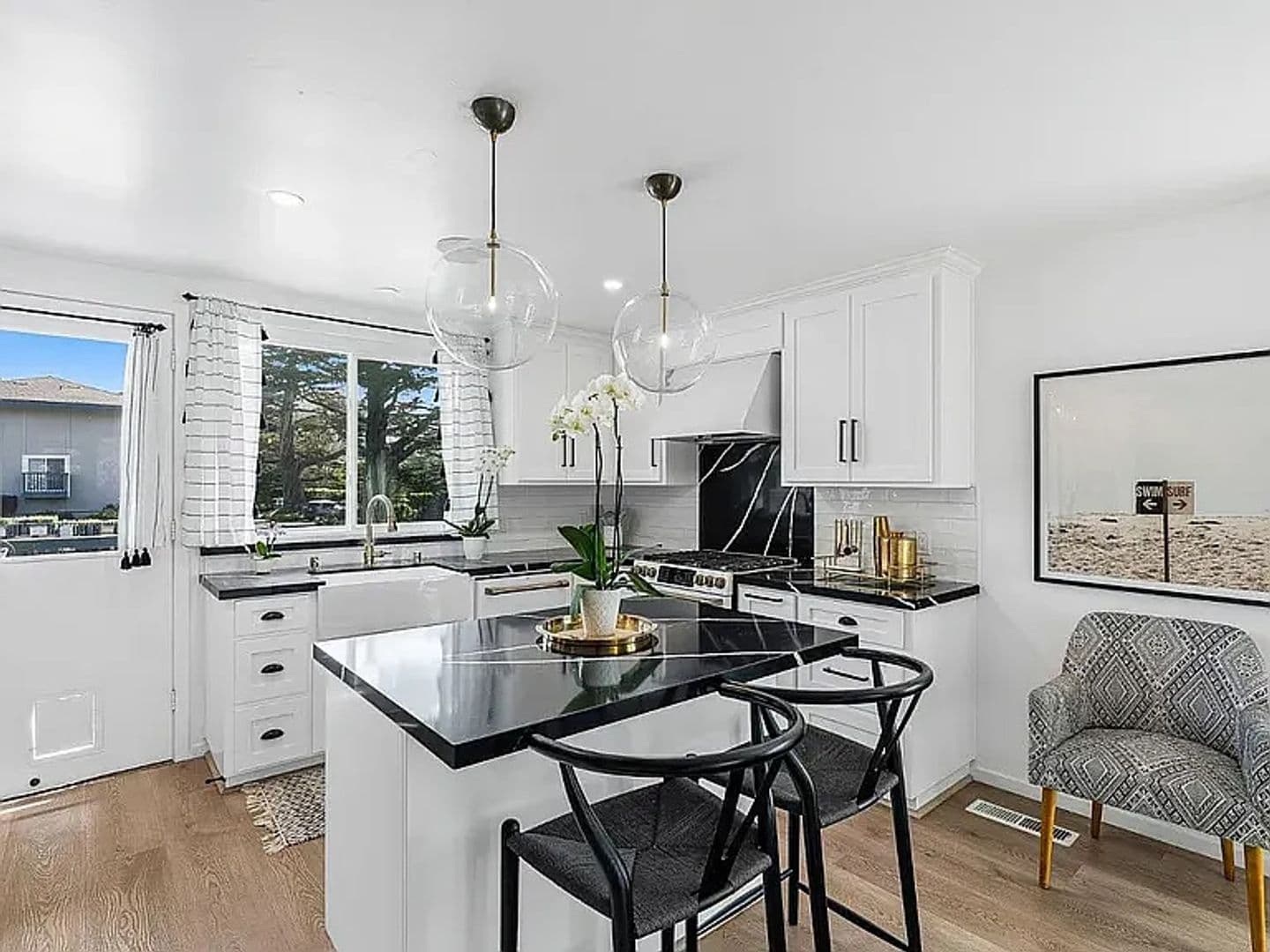Monterey Condo: 37 La Playa