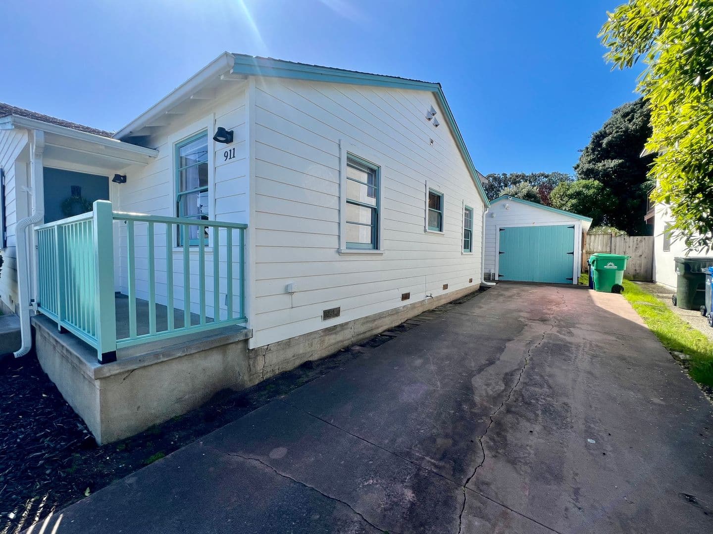 Pacific Grove House: 911 Ripple Avenue