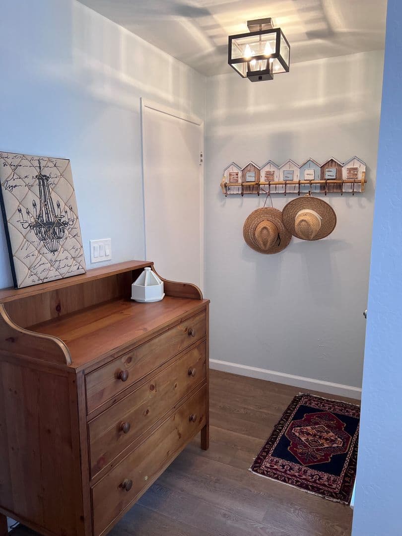 Pacific Grove House: 601 Acorn Ct