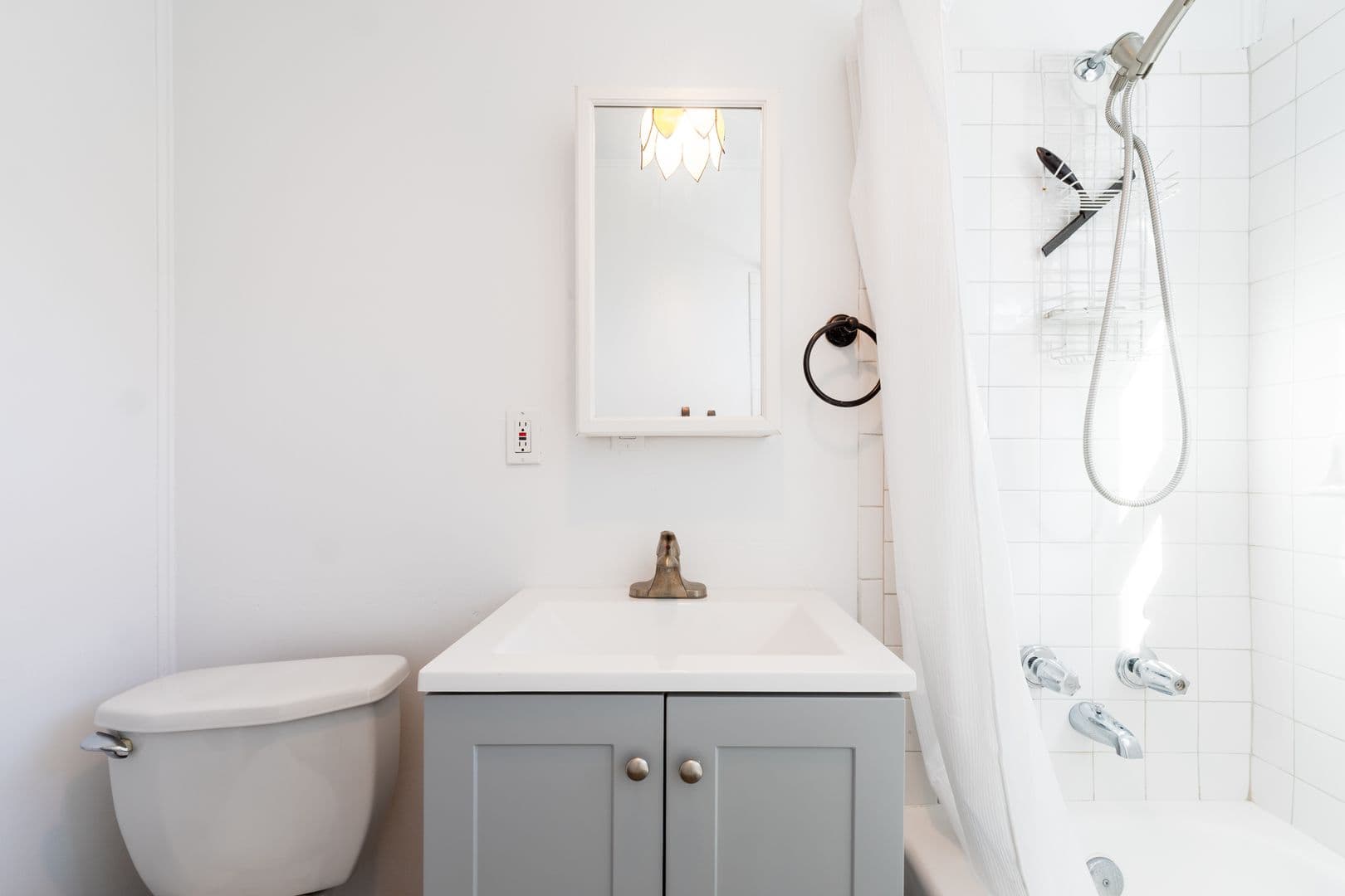 Monterey Apartment: 661 Spencer Street