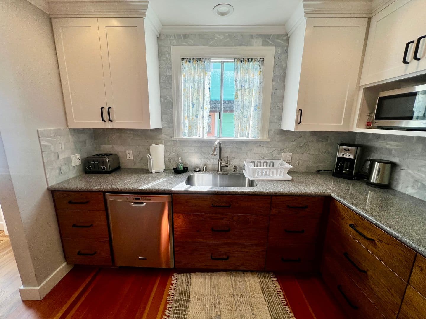 Pacific Grove House: 911 Ripple Avenue