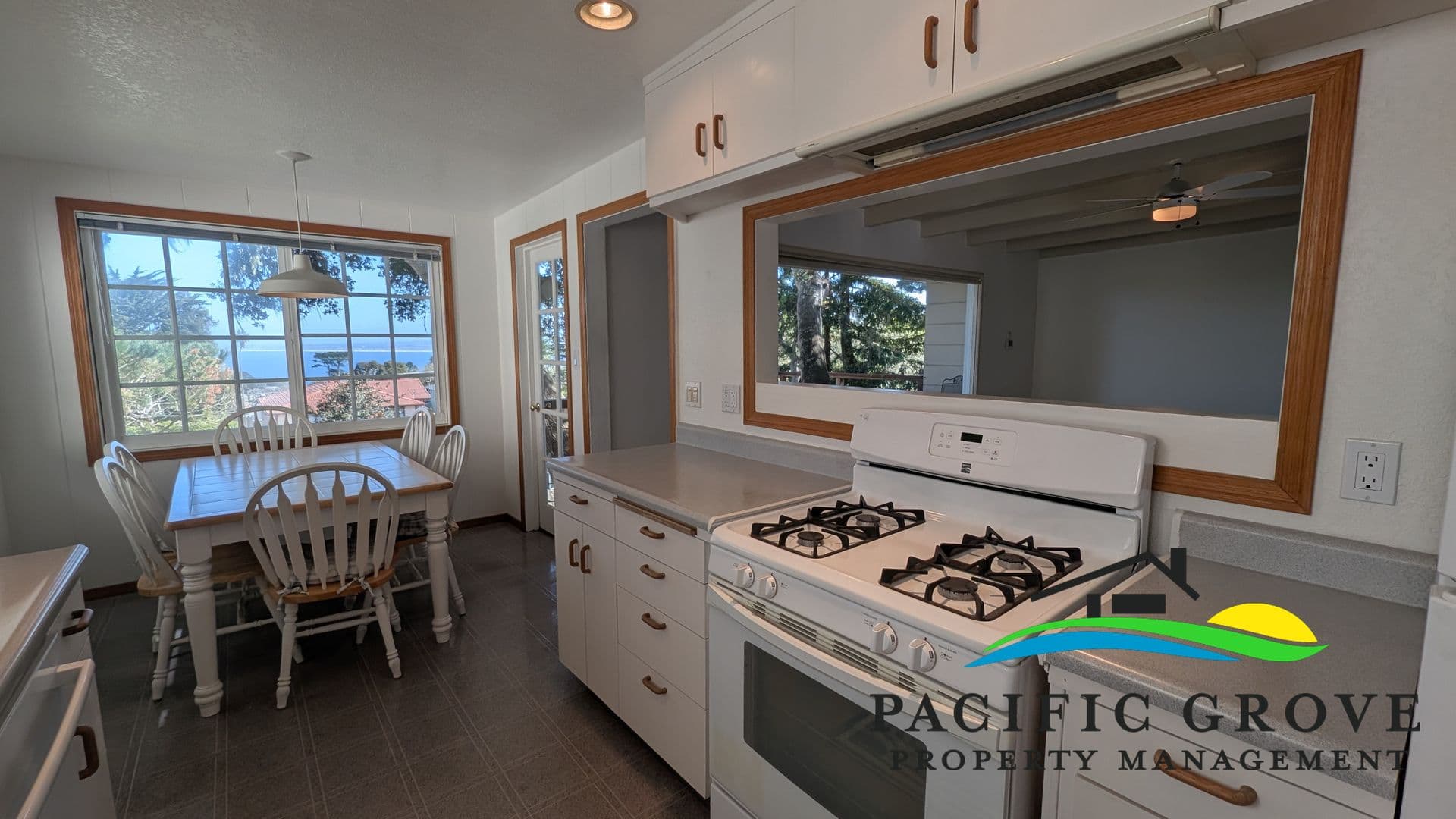Monterey House: 650 Grace St
