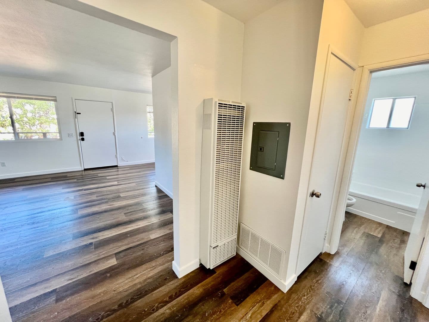 Monterey Apartment: 218 Van Buren Street