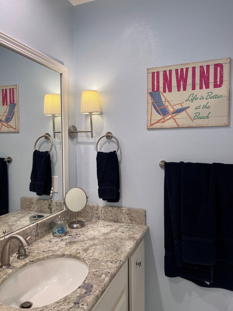 Pacific Grove House: 601 Acorn Ct