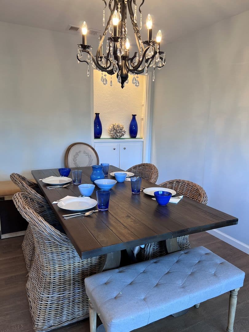 Pacific Grove House: 601 Acorn Ct