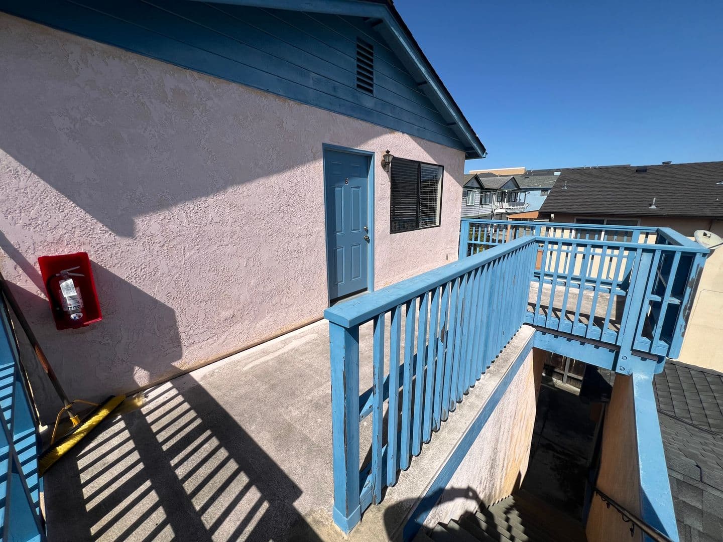 Monterey Apartment: 464 Larkin Street