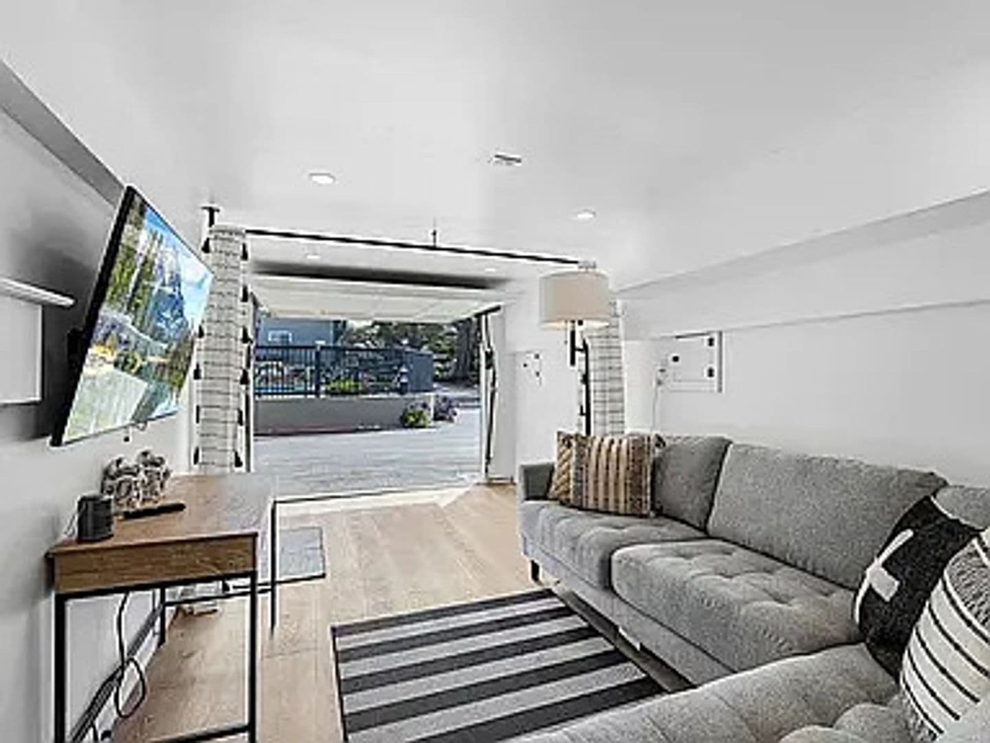 Monterey Condo: 37 La Playa