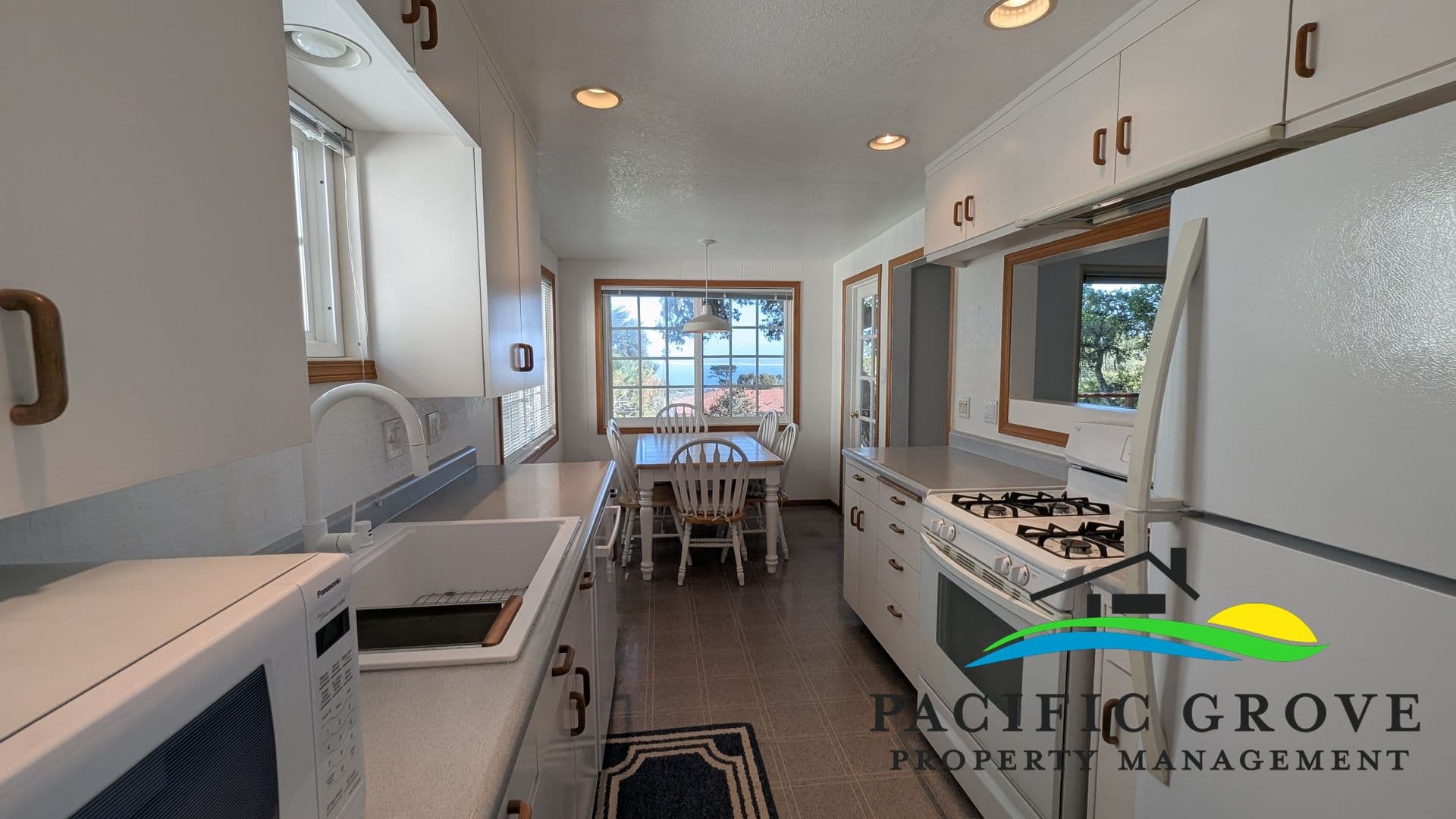 Monterey House: 650 Grace St