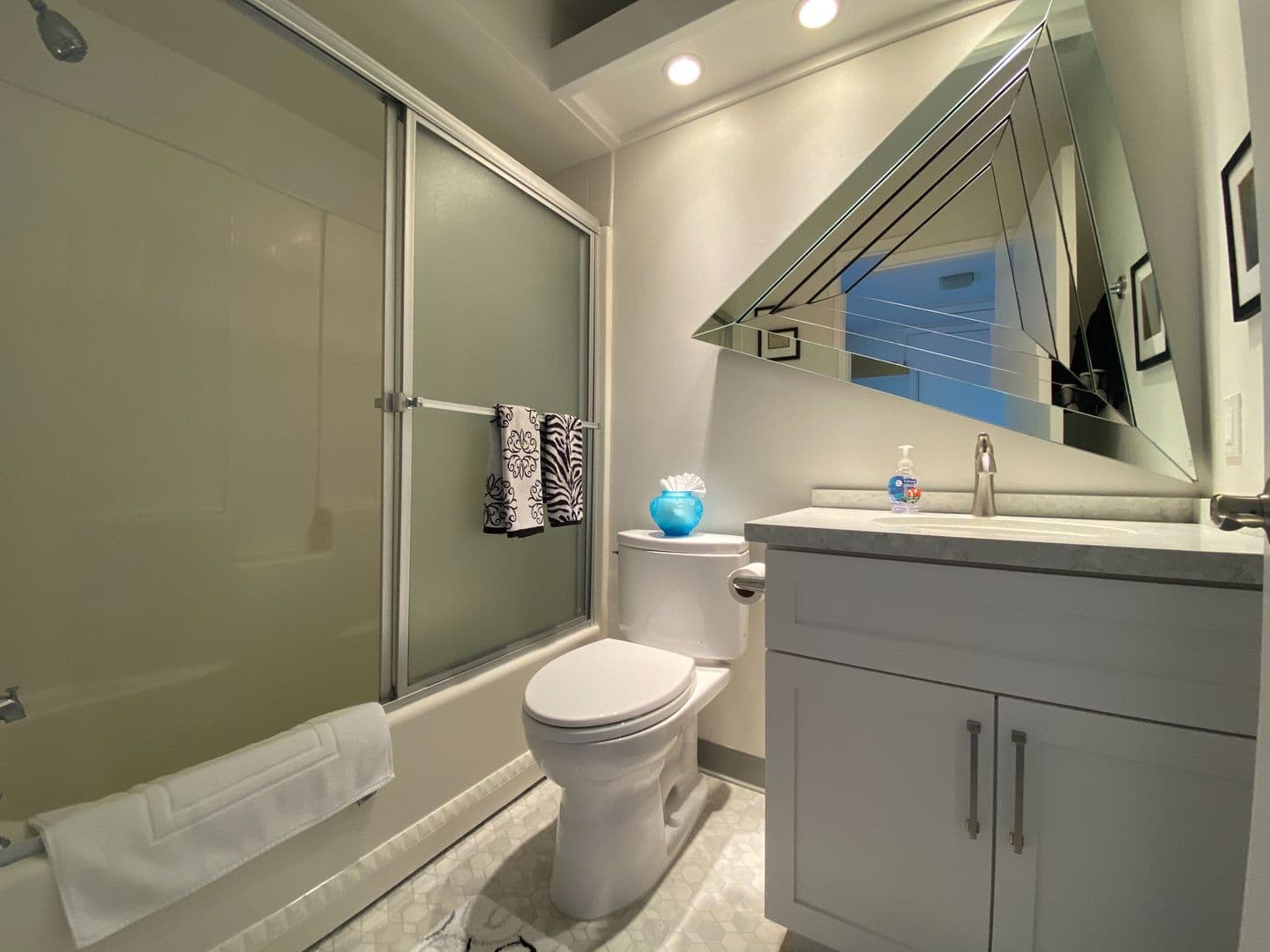 Pacific Grove Apartment: 185 Central Avenue