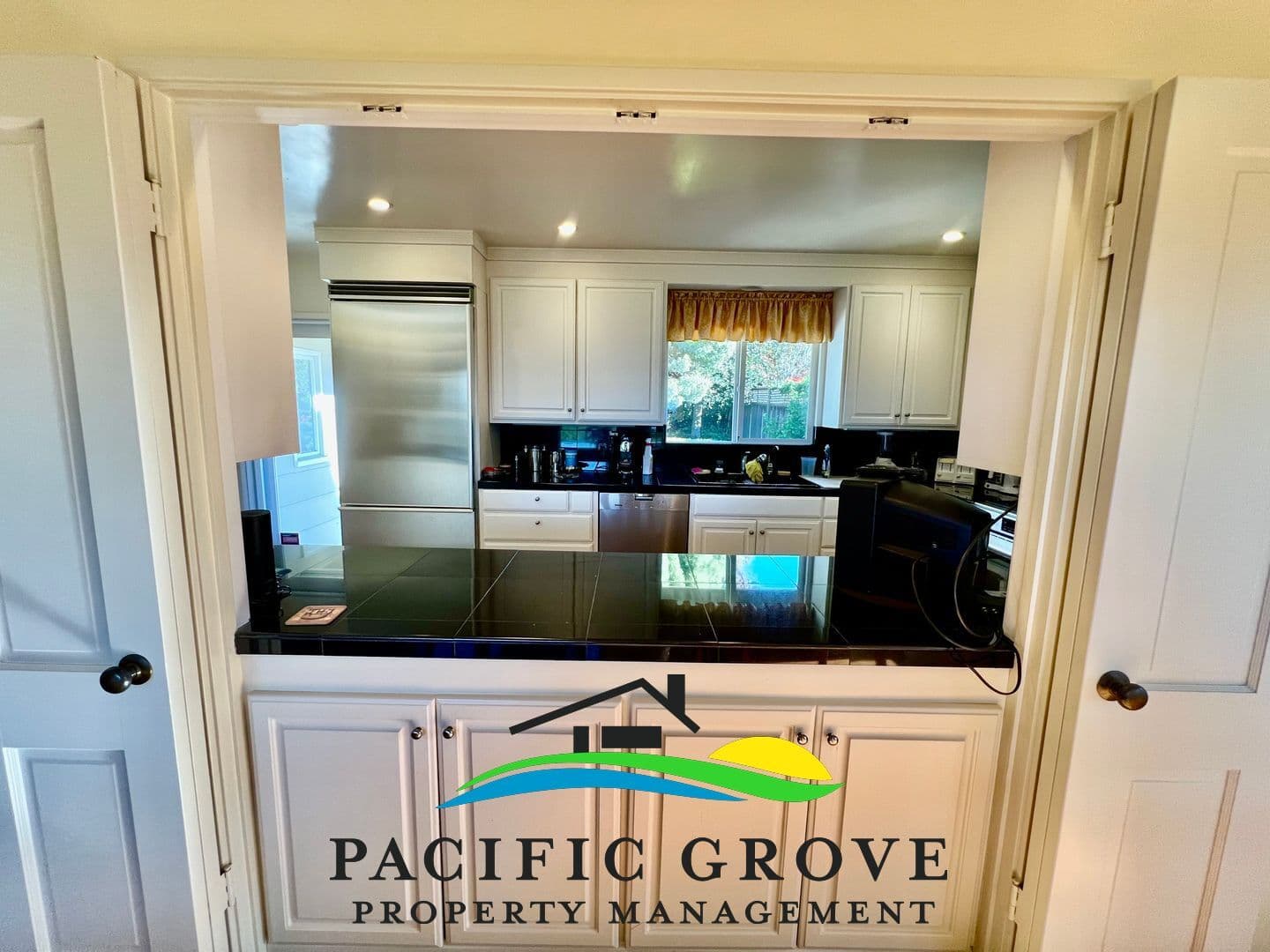 Carmel by the Sea House: 606 Carmelo Avenue