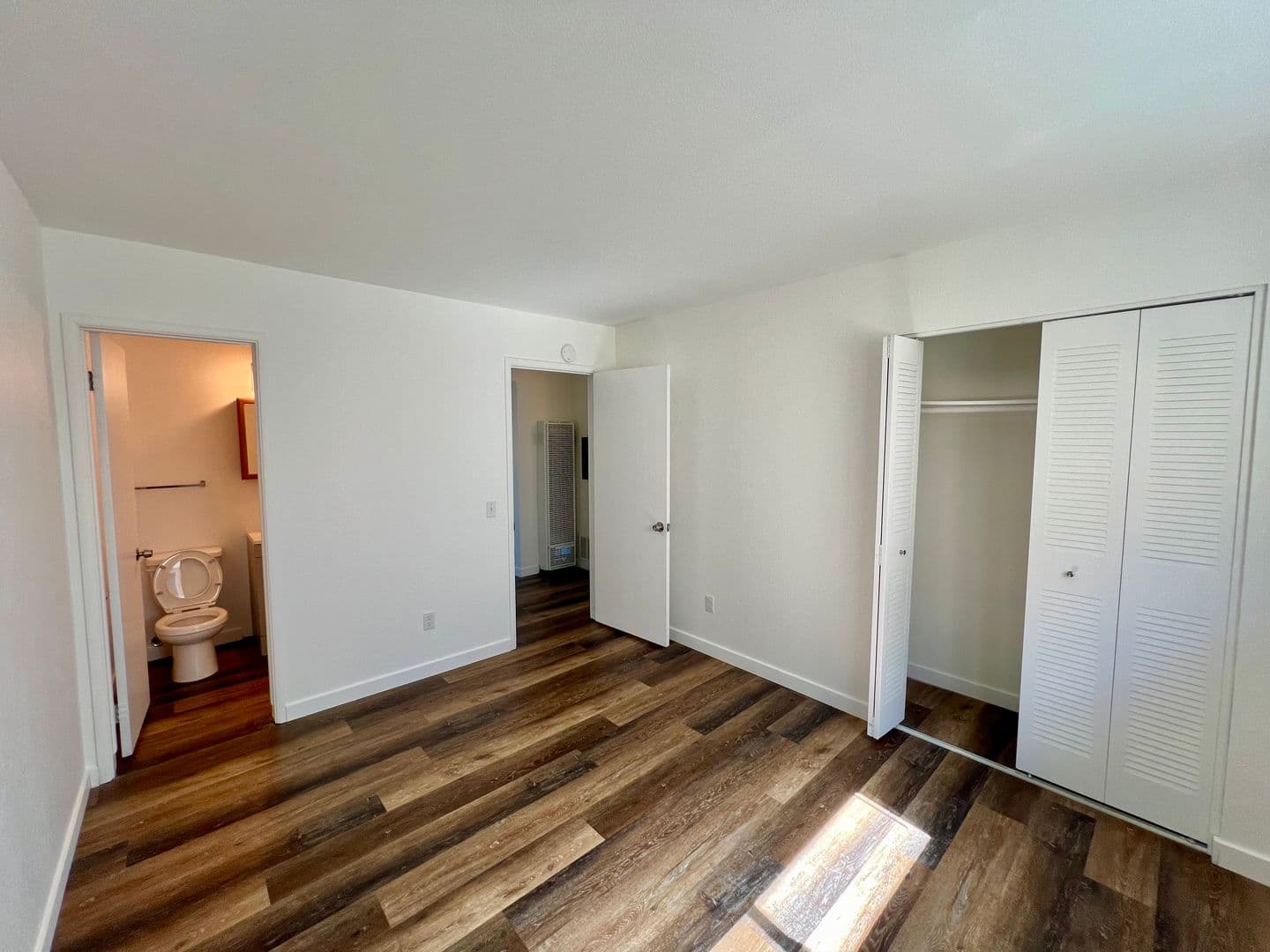 Monterey Apartment: 218 Van Buren Street