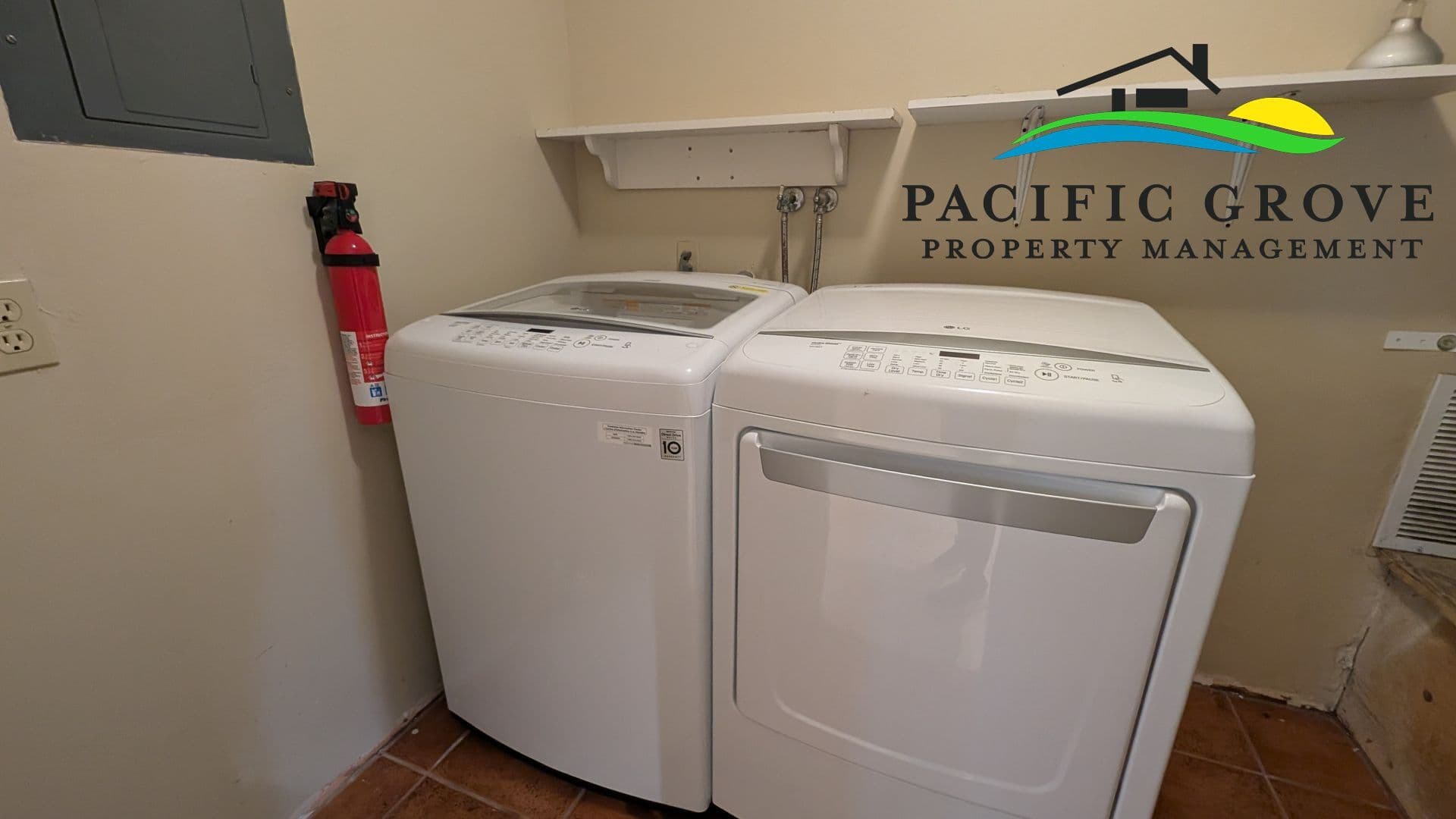 Pacific Grove House: 515 Hillcrest Ave
