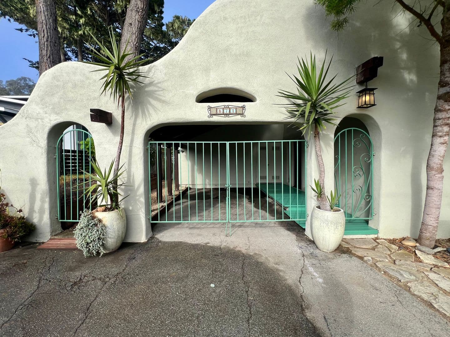 Monterey House: 671 Taylor Street