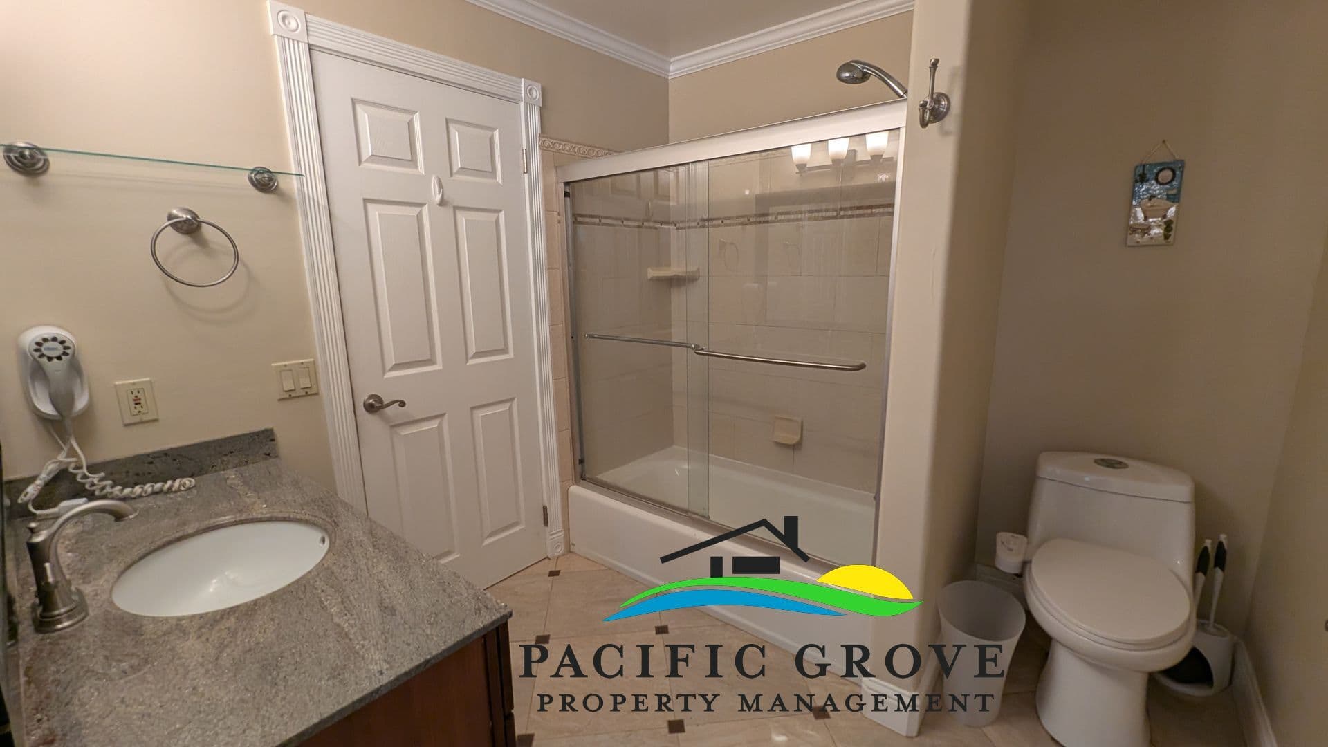 Pacific Grove House: 515 Hillcrest Ave