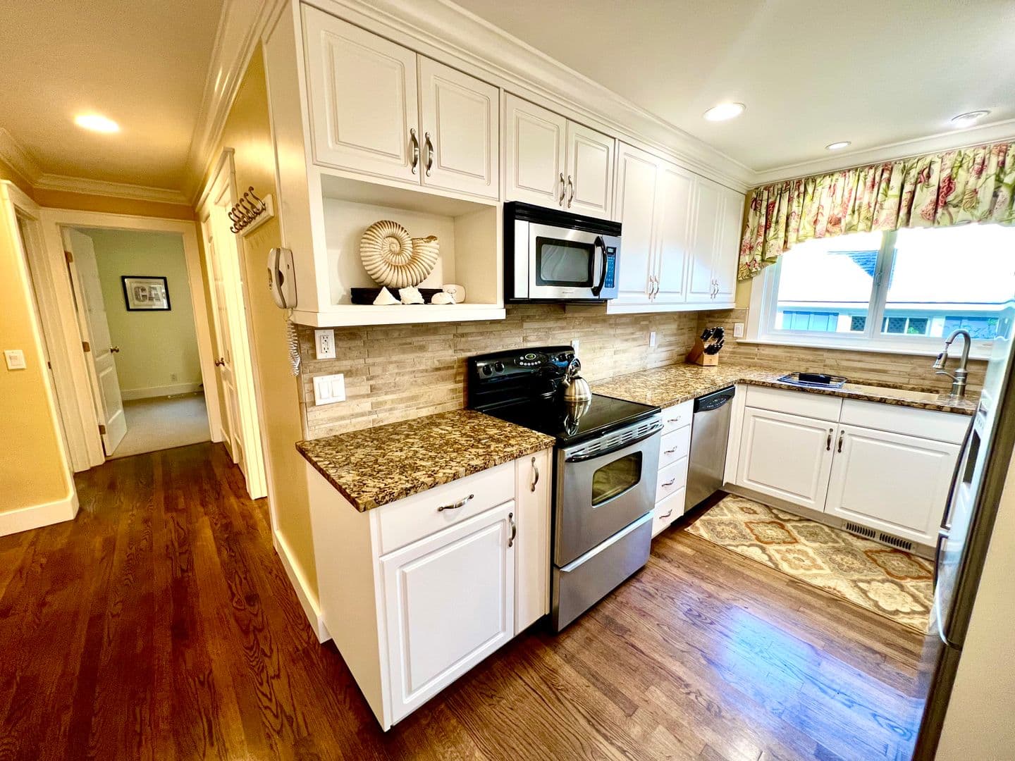 Pacific Grove House: 146 16th Street - A