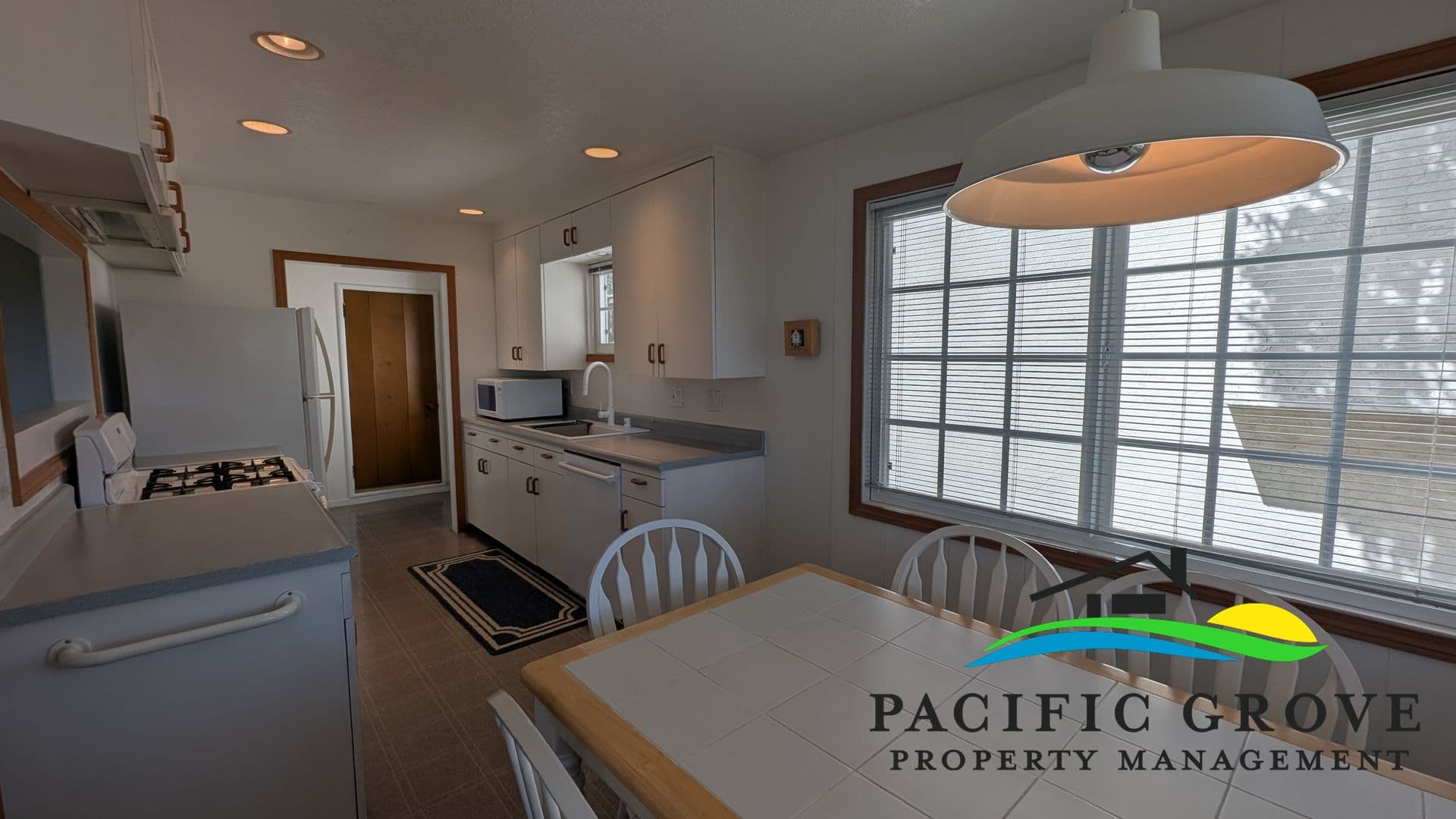 Monterey House: 650 Grace St
