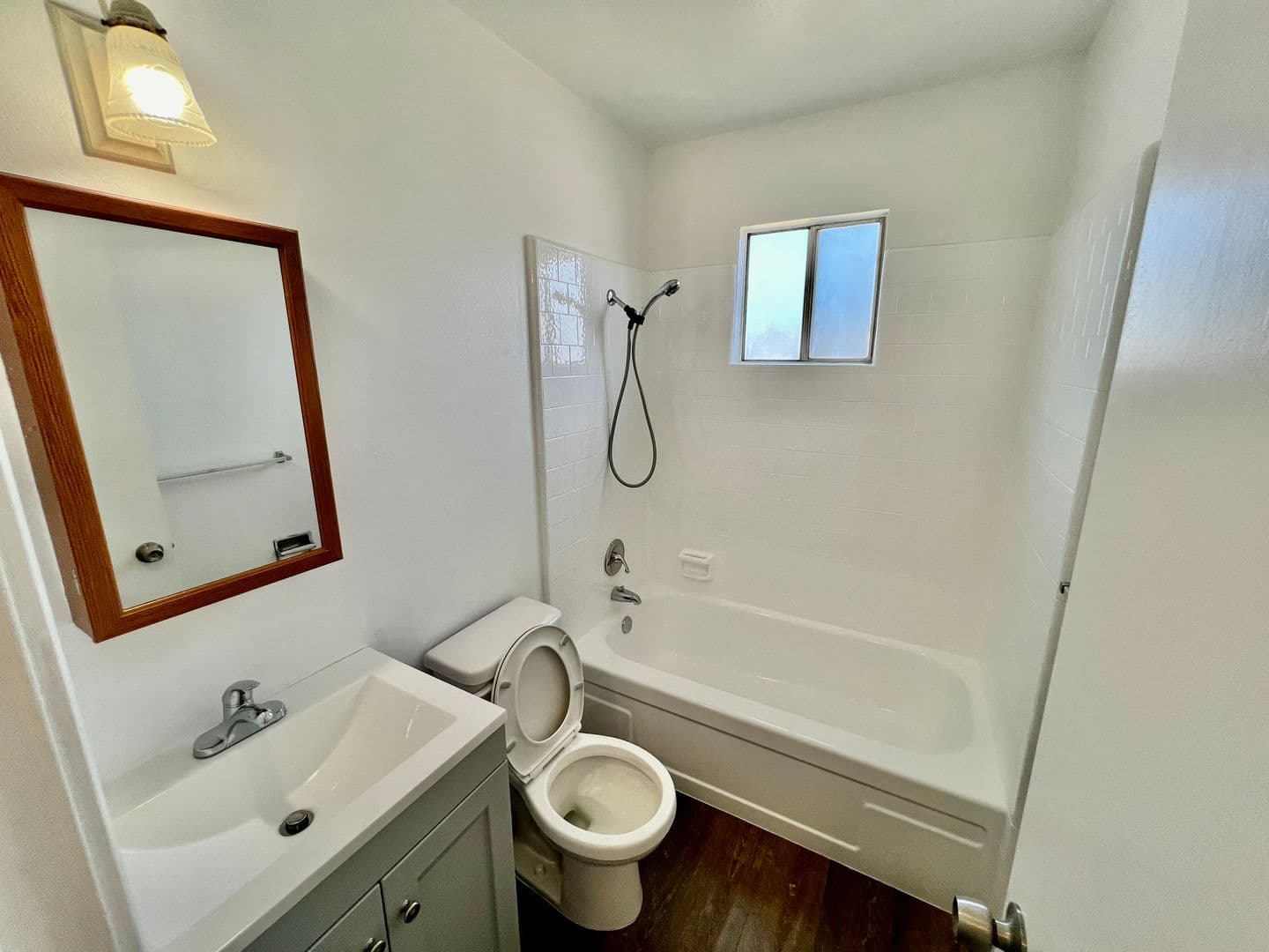 Monterey Apartment: 218 Van Buren Street