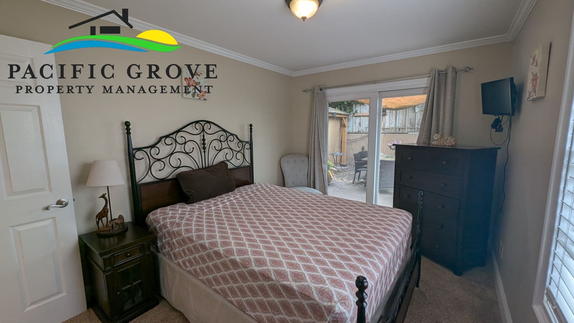 Pacific Grove House: 515 Hillcrest Ave