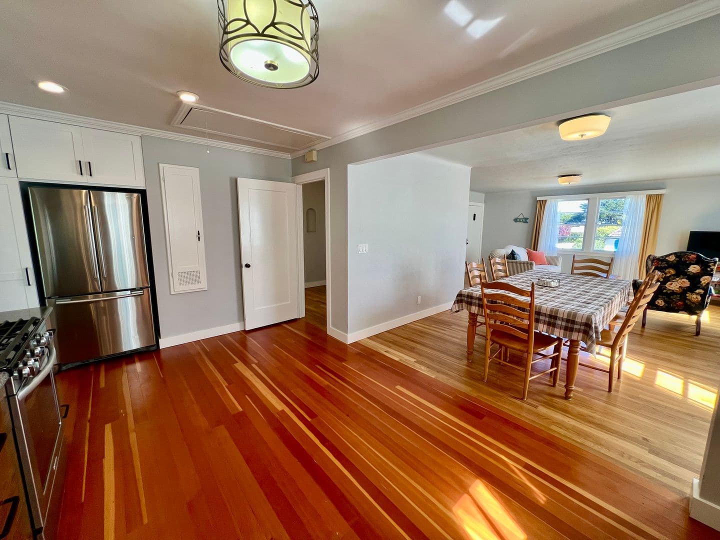 Pacific Grove House: 911 Ripple Avenue