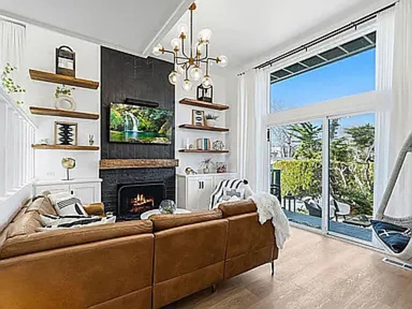 Monterey Condo: 37 La Playa