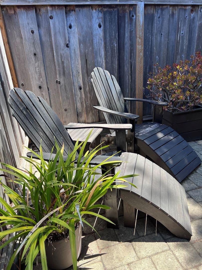 Pacific Grove House: 601 Acorn Ct