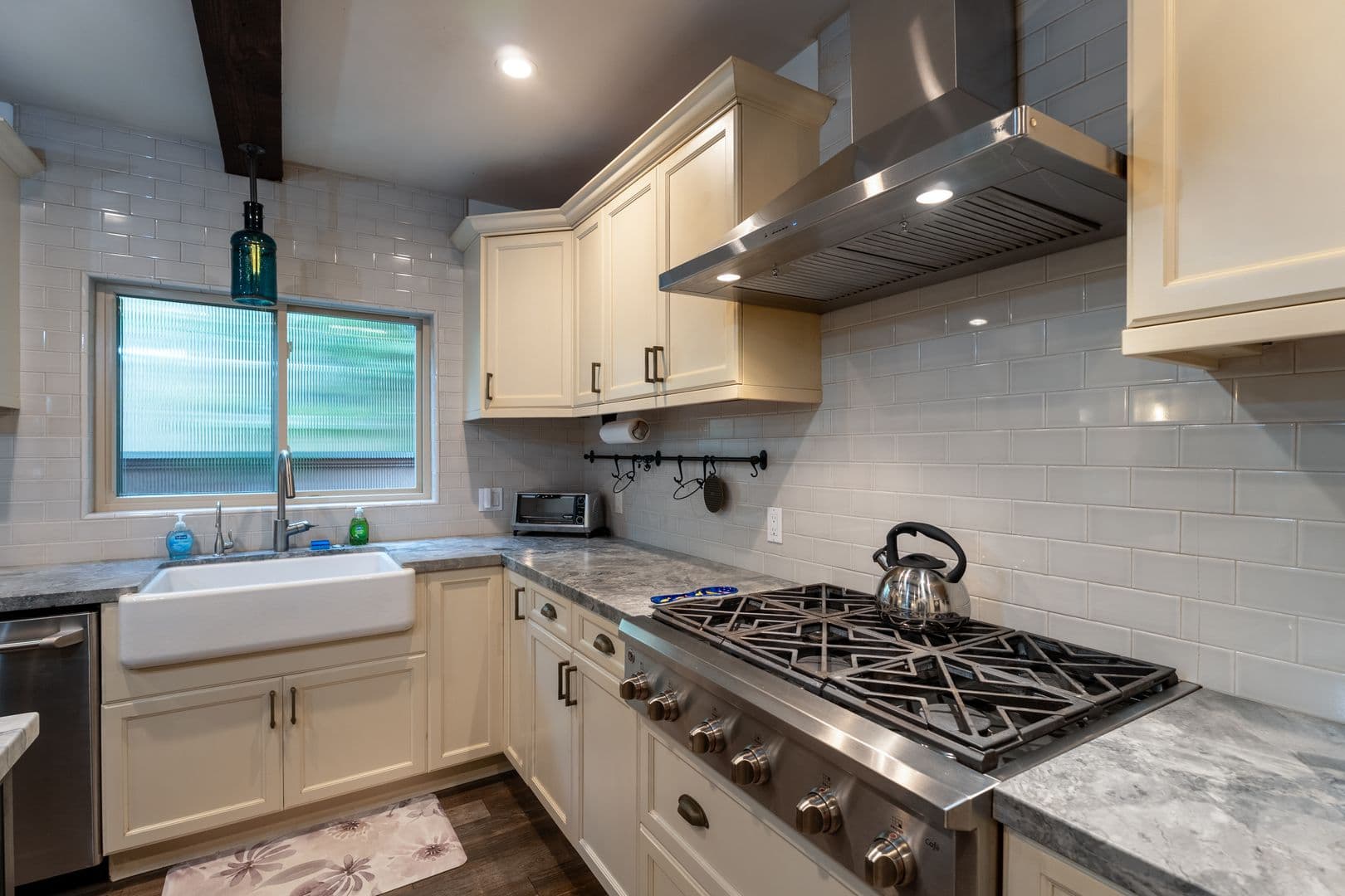 Pacific Grove House: 610 Forest Avenue