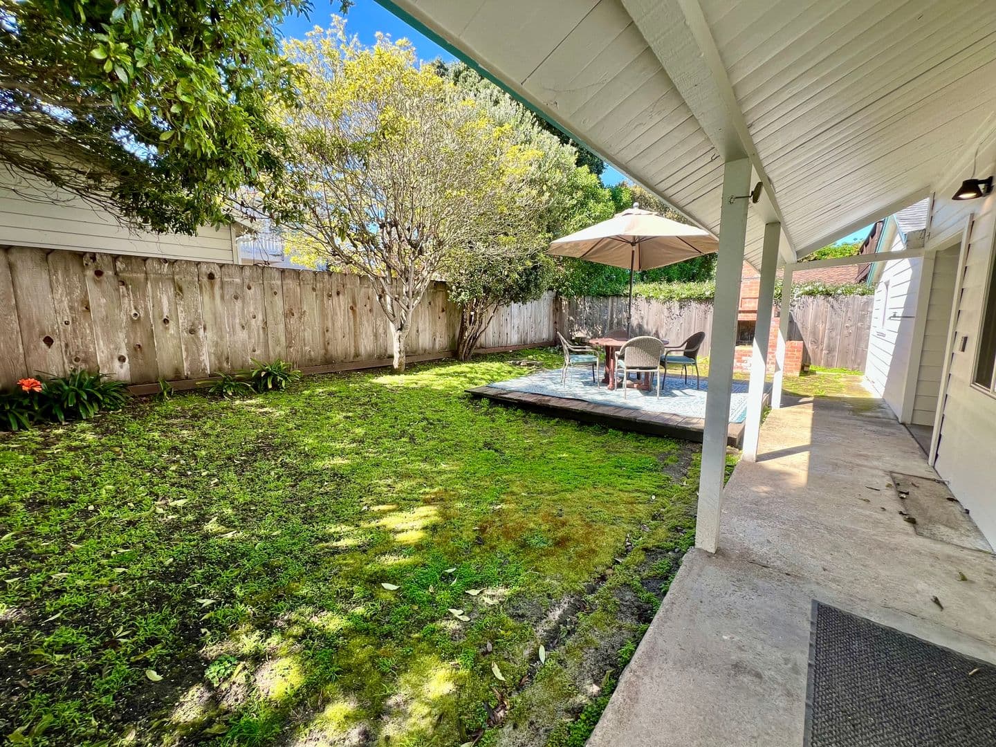 Pacific Grove House: 911 Ripple Avenue