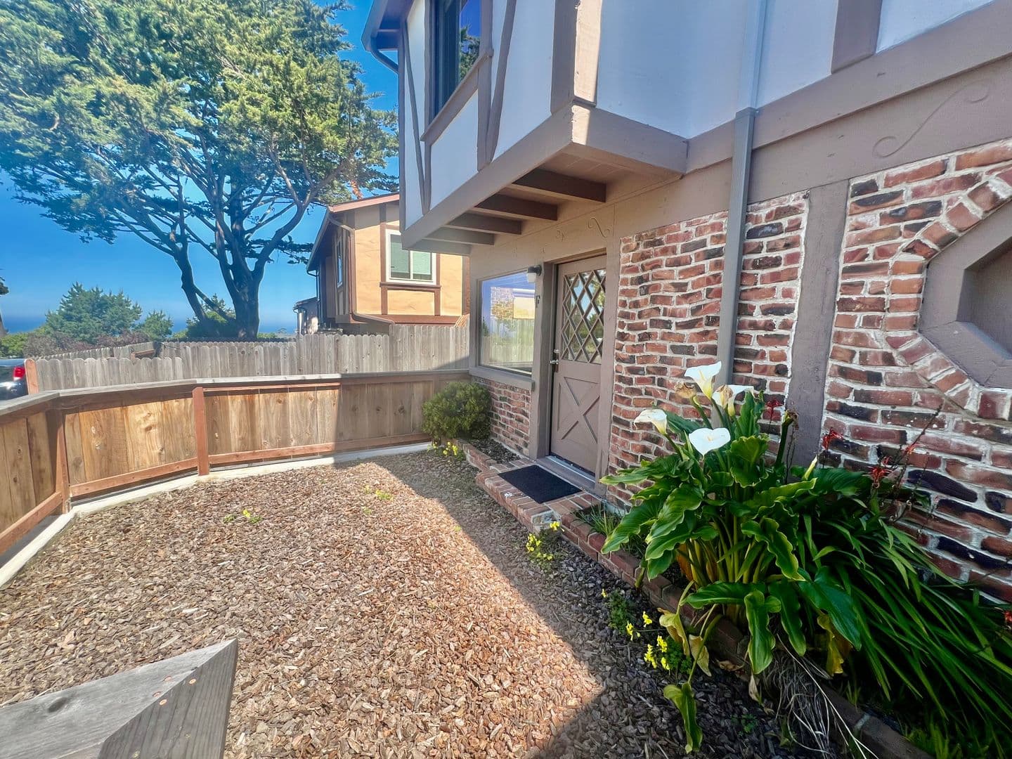 Pacific Grove Apartment: 1149 Forest Avenue