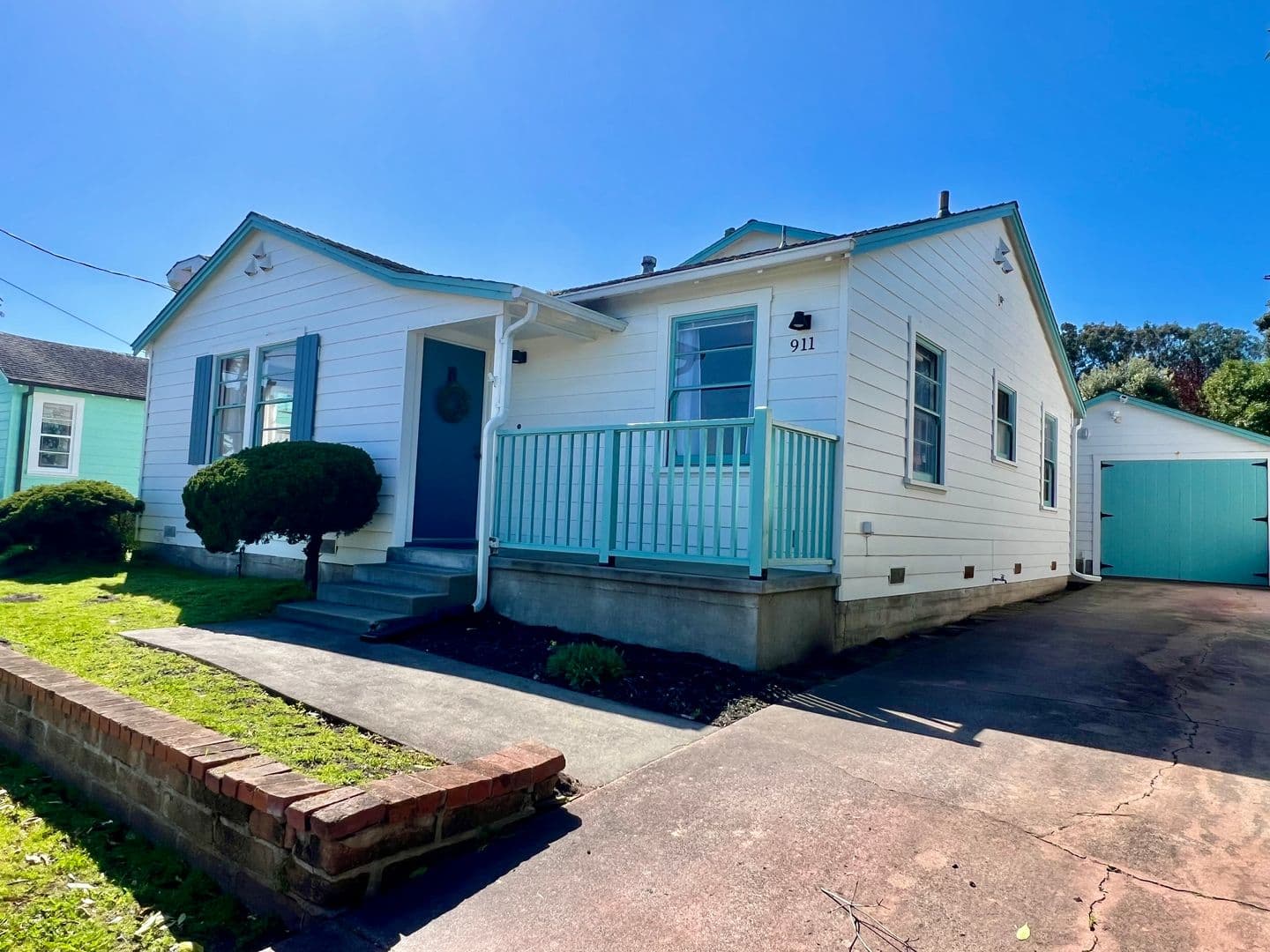 Pacific Grove House: 911 Ripple Avenue