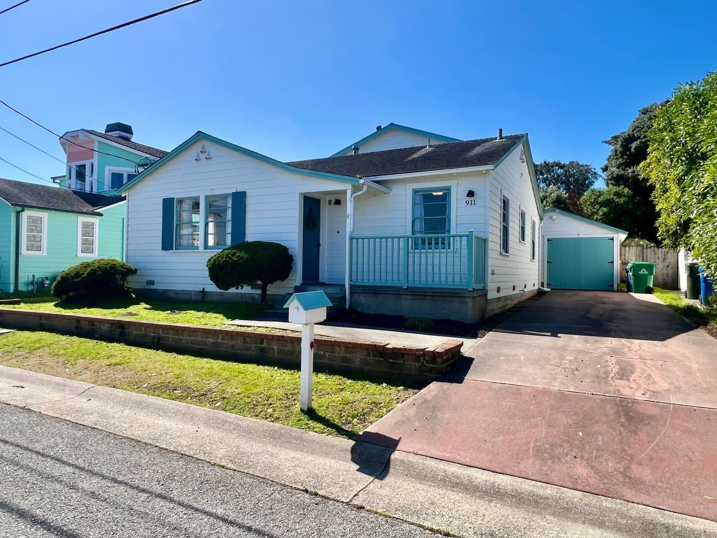 Pacific Grove House: 911 Ripple Avenue