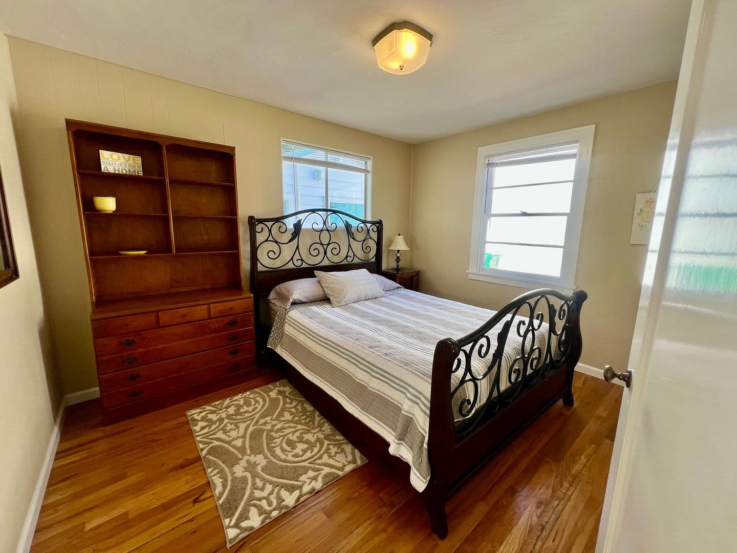 Pacific Grove House: 911 Ripple Avenue