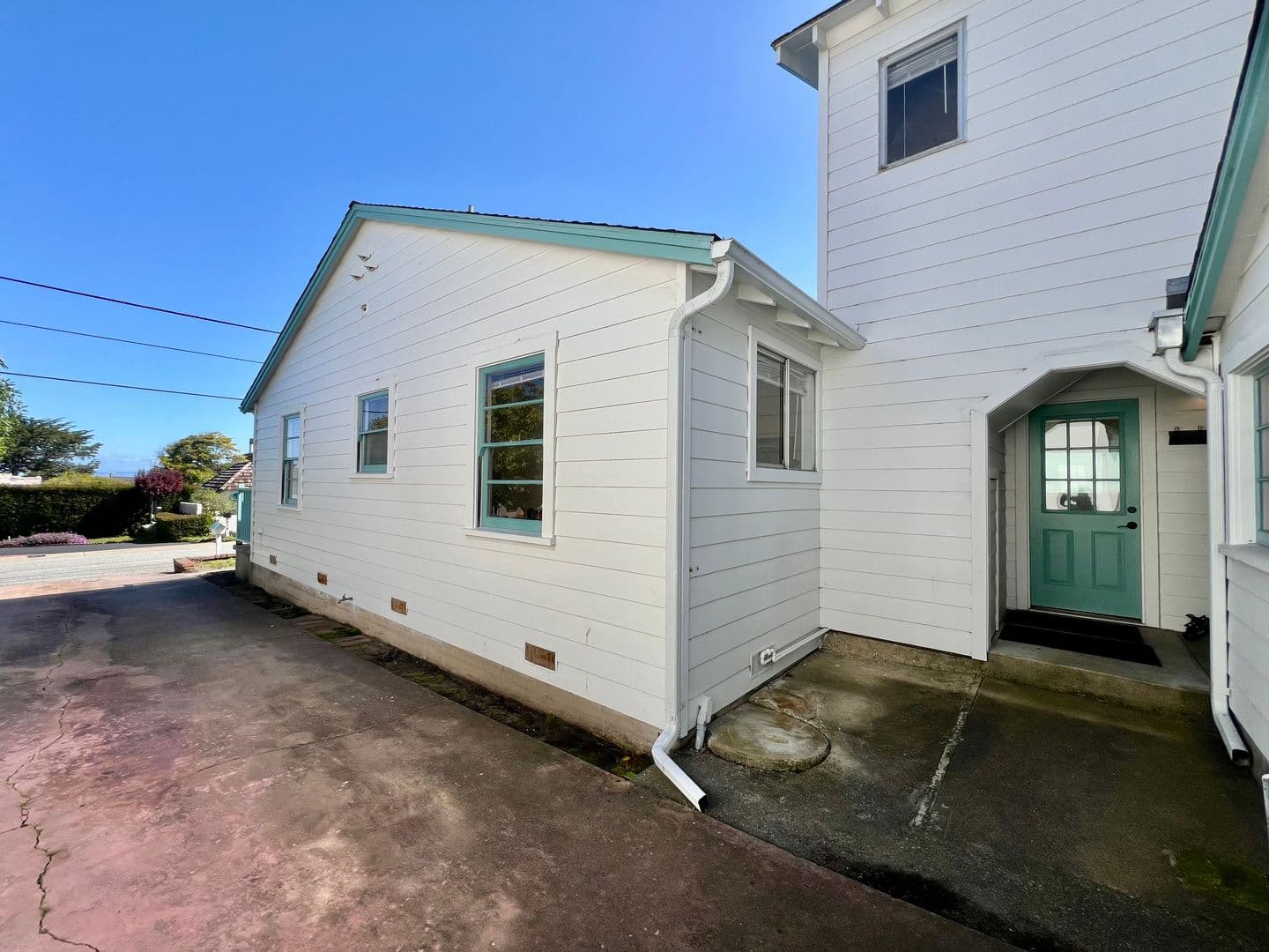 Pacific Grove House: 911 Ripple Avenue