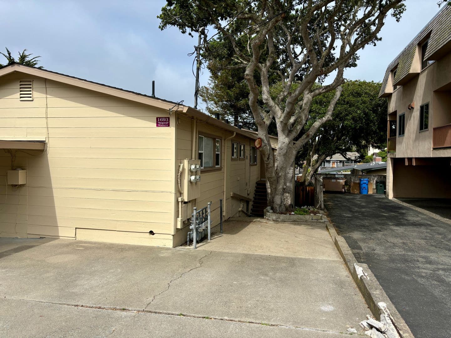 Monterey Apartment: 1693/5/7/9 Withers Avenue