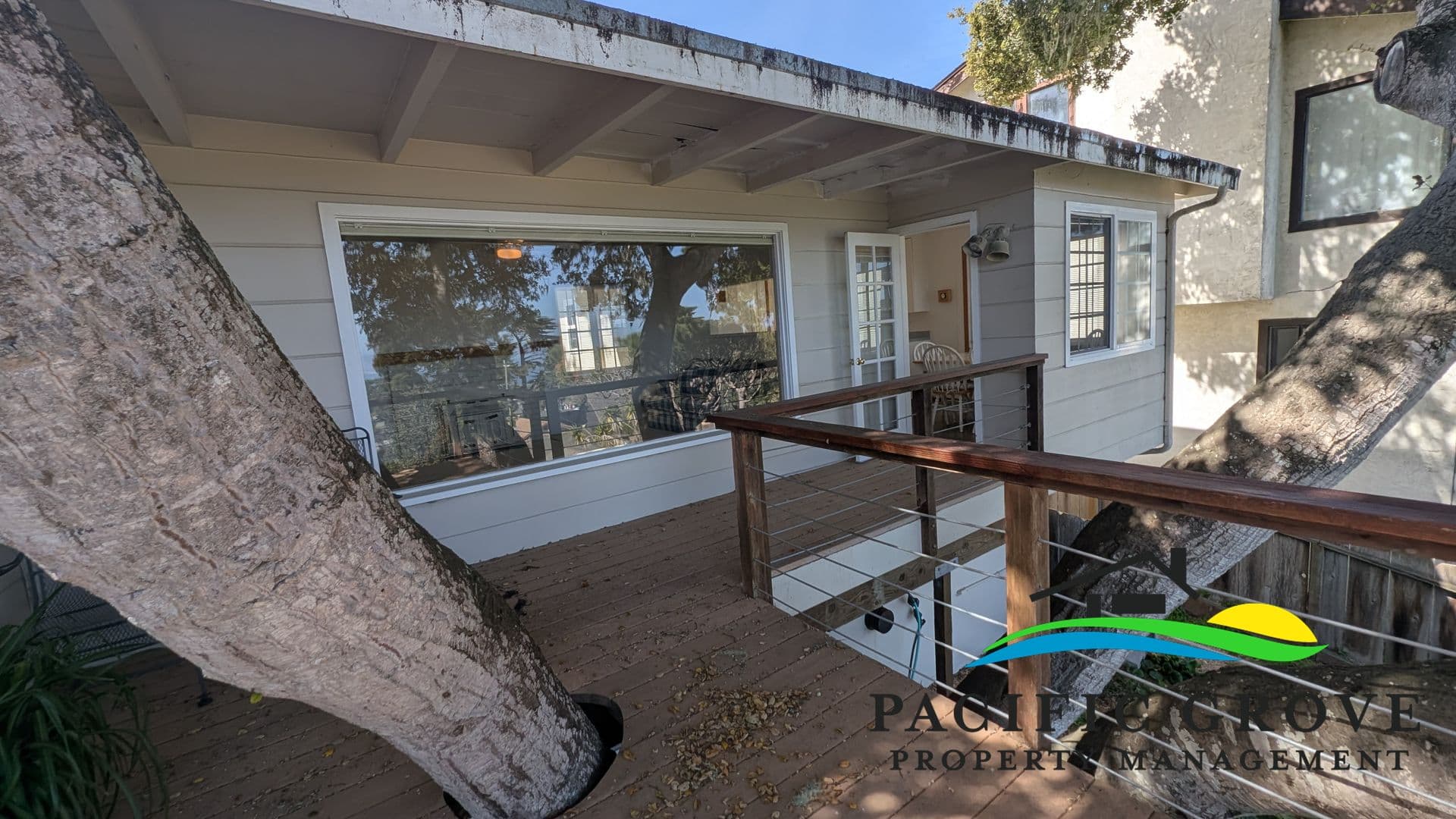 Monterey House: 650 Grace St