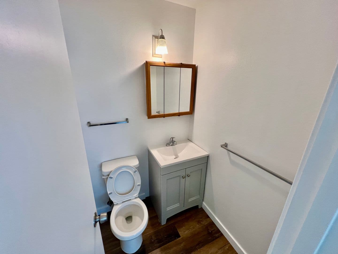 Monterey Apartment: 218 Van Buren Street