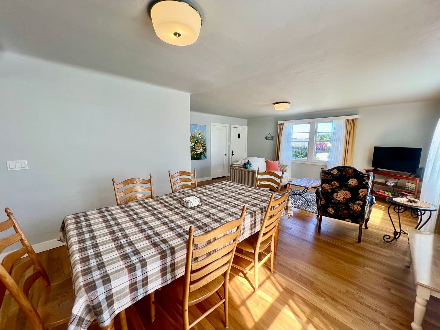 Pacific Grove House: 911 Ripple Avenue